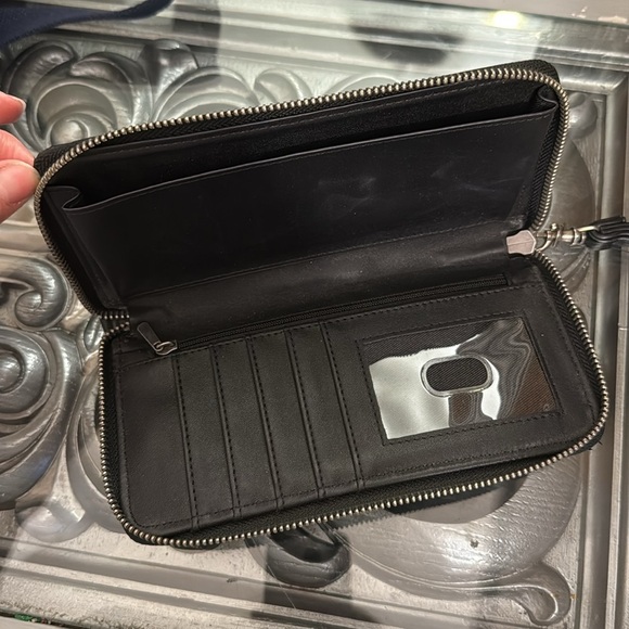 Two small Target bags navy and white crossbody and black wristlet wallet - Picture 6 of 9